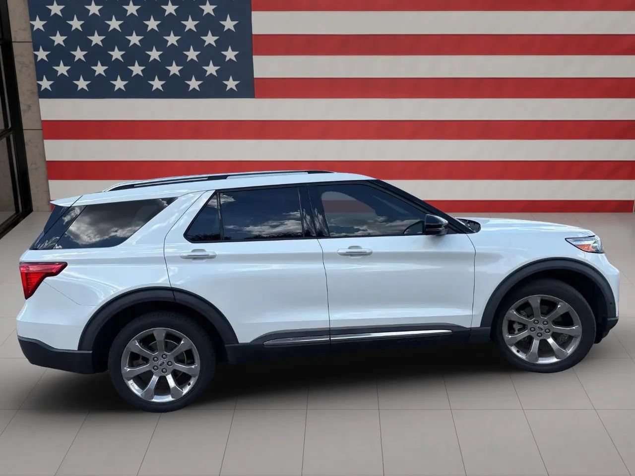 Used 2020 Ford Explorer Platinum w/ Premium Technology Package AWD/4WD image 5
