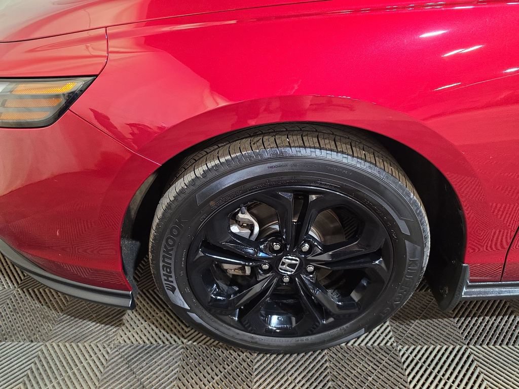 Used 2025 Honda Accord SE image 19