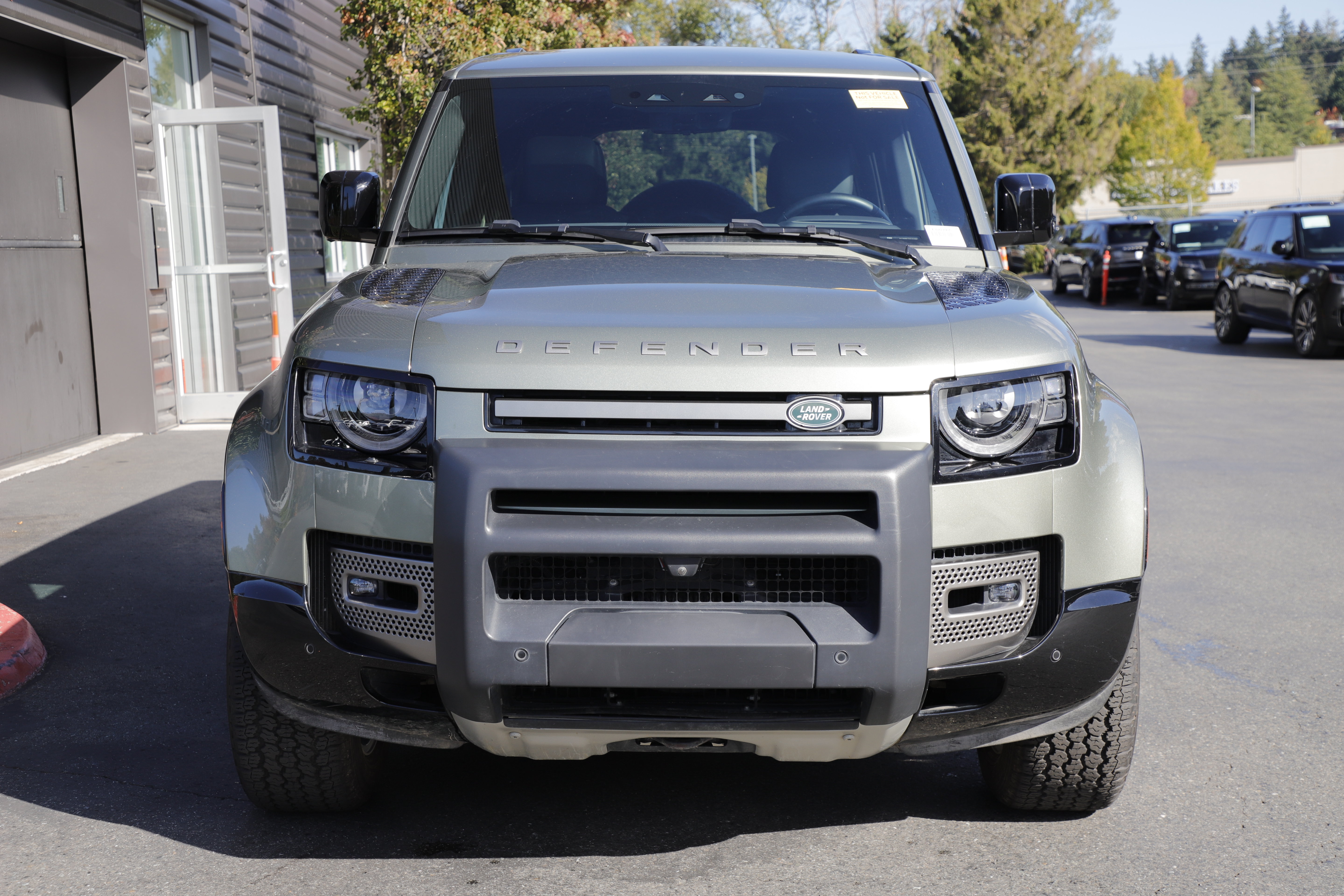 Certified 2025 Land Rover Defender 130 X-Dynamic SE AWD/4WD image 4