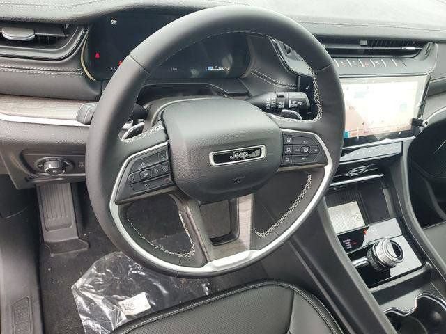 New 2026 Jeep Grand Cherokee L Limited w/ Luxury Tech Group II AWD/4WD image 20