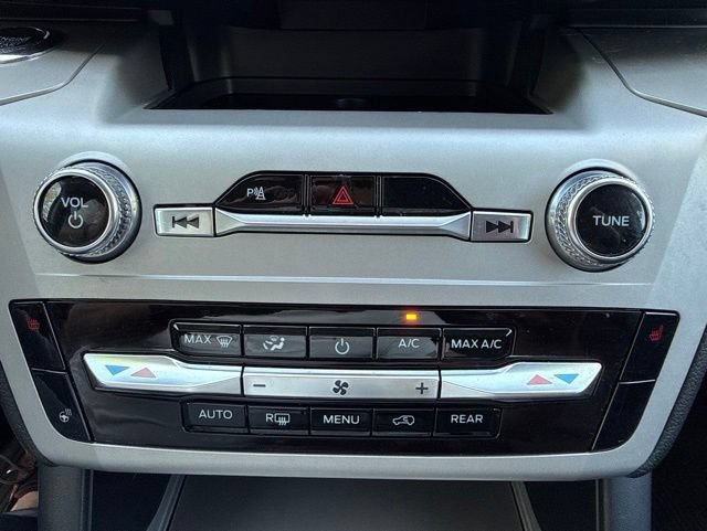 Used 2024 Ford Explorer XLT w/ Equipment Group 202A AWD/4WD image 27
