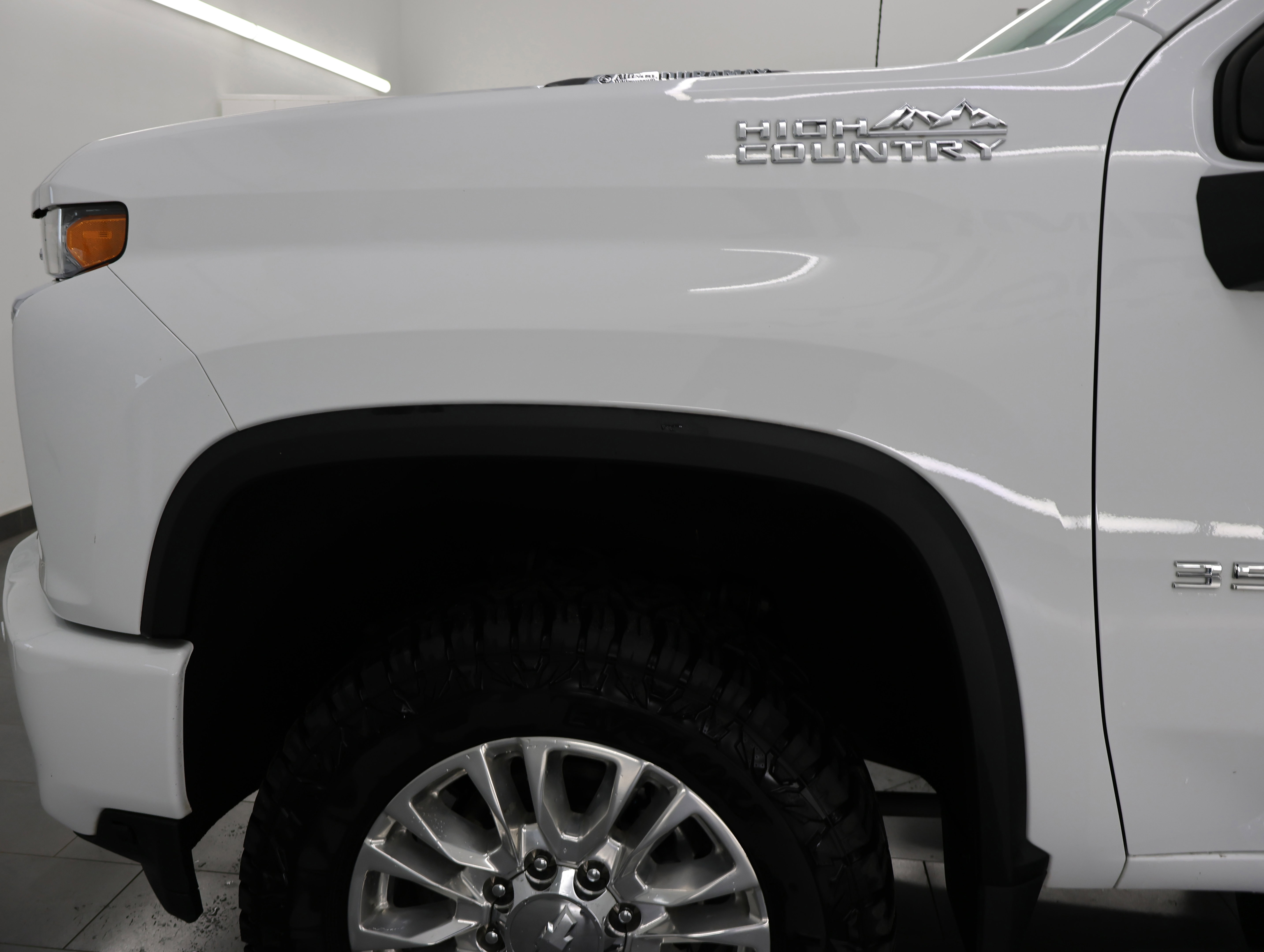 Used 2022 Chevrolet Silverado 3500 High Country w/ Safety Package II AWD/4WD image 43