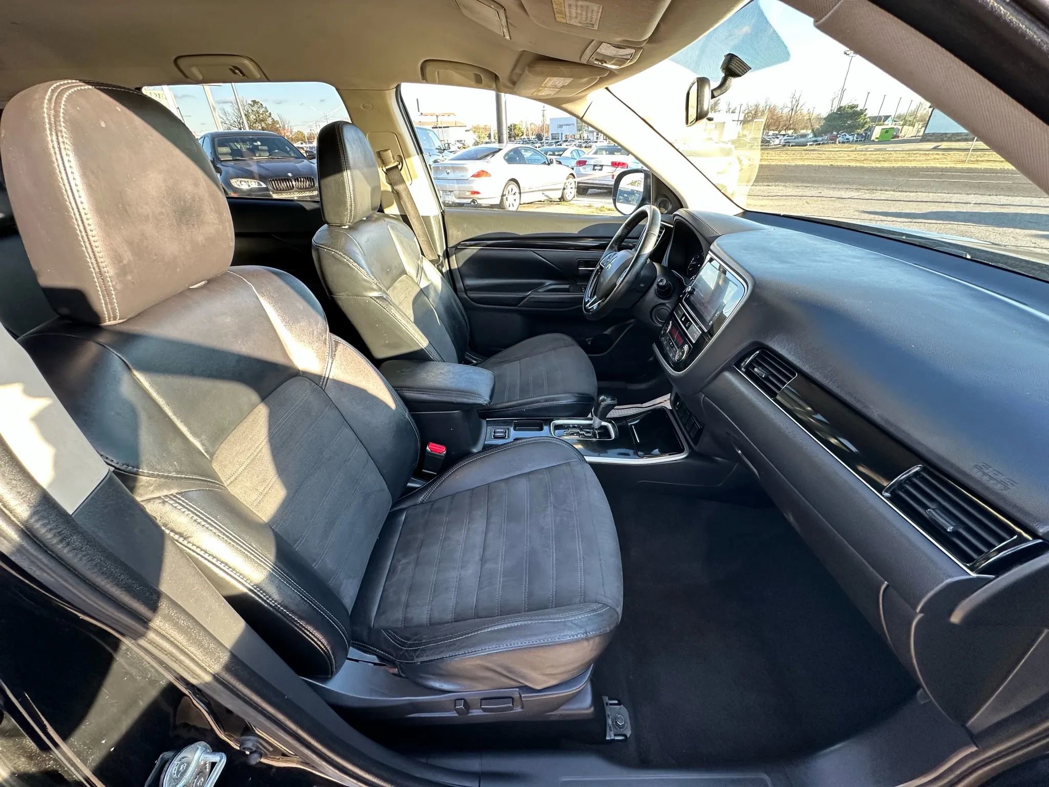 Used 2019 Mitsubishi Outlander SE image 13