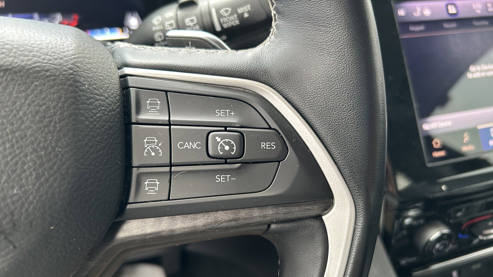 Used 2022 Jeep Grand Cherokee L Limited image 24