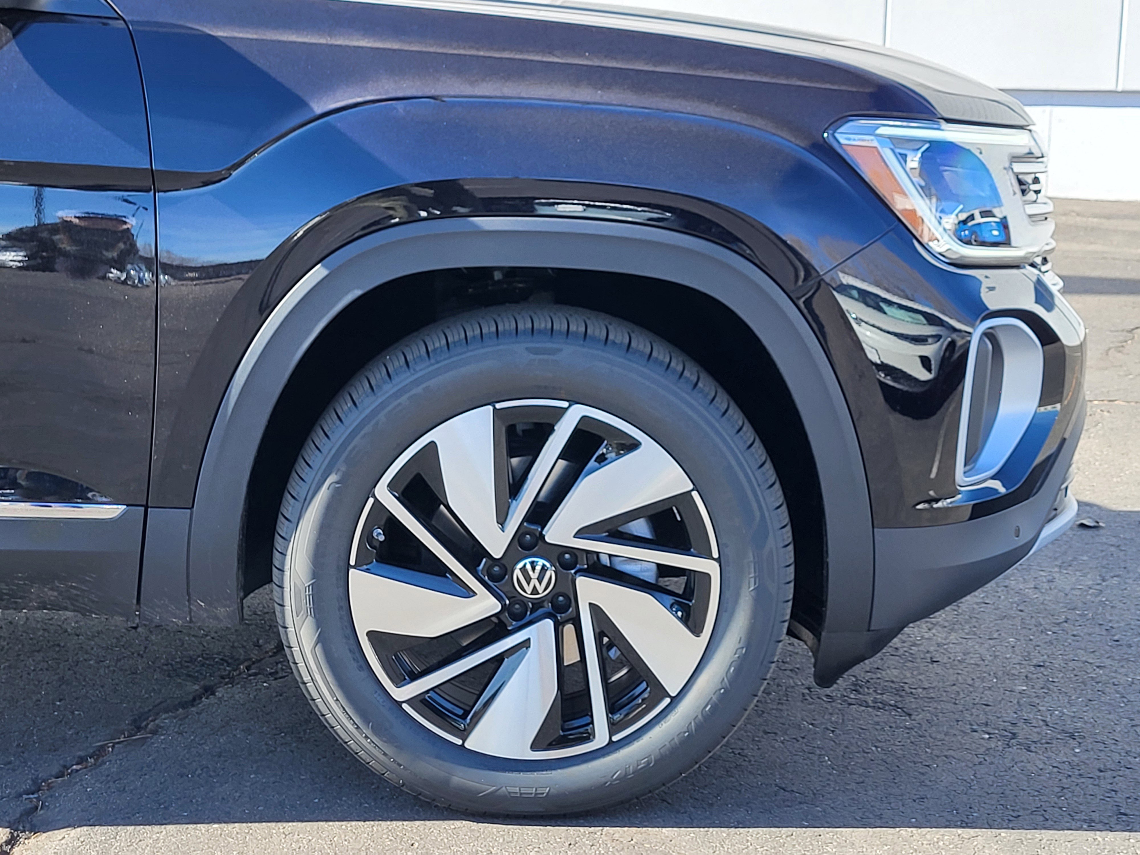 New 2026 Volkswagen Atlas SEL image 8