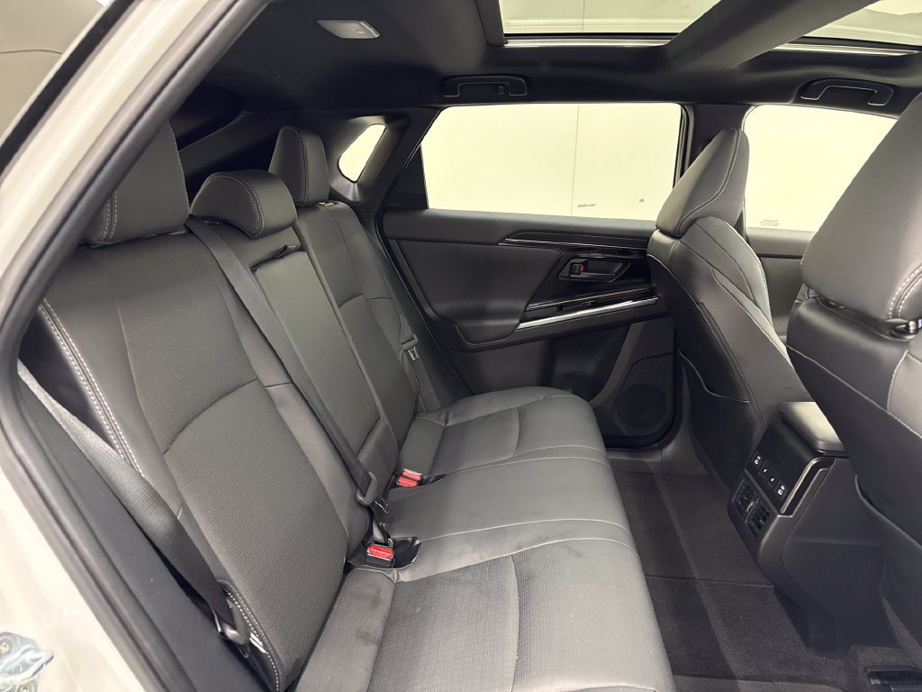 Used 2023 Subaru Solterra AWD image 29