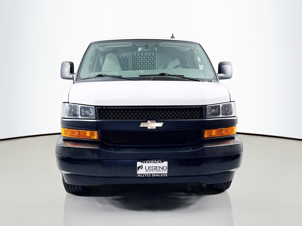 Used 2022 Chevrolet Express 2500 w/ Driver Convenience Package RWD image 2
