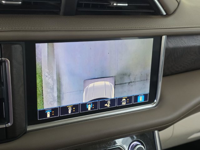 Used 2021 GMC Yukon XL Denali w/ LPO, Illumination Package RWD image 30