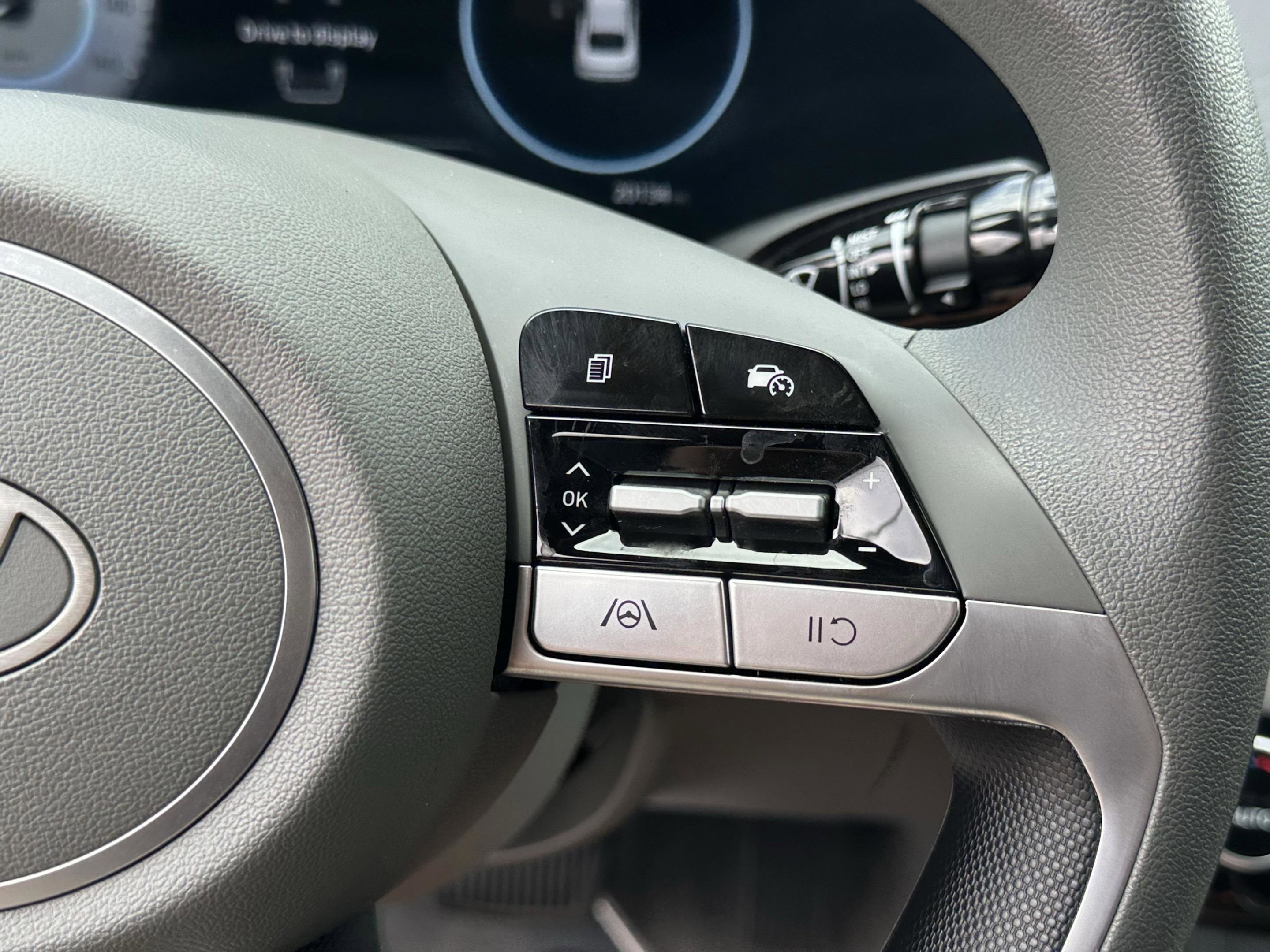 Certified 2024 Hyundai Elantra SEL image 32