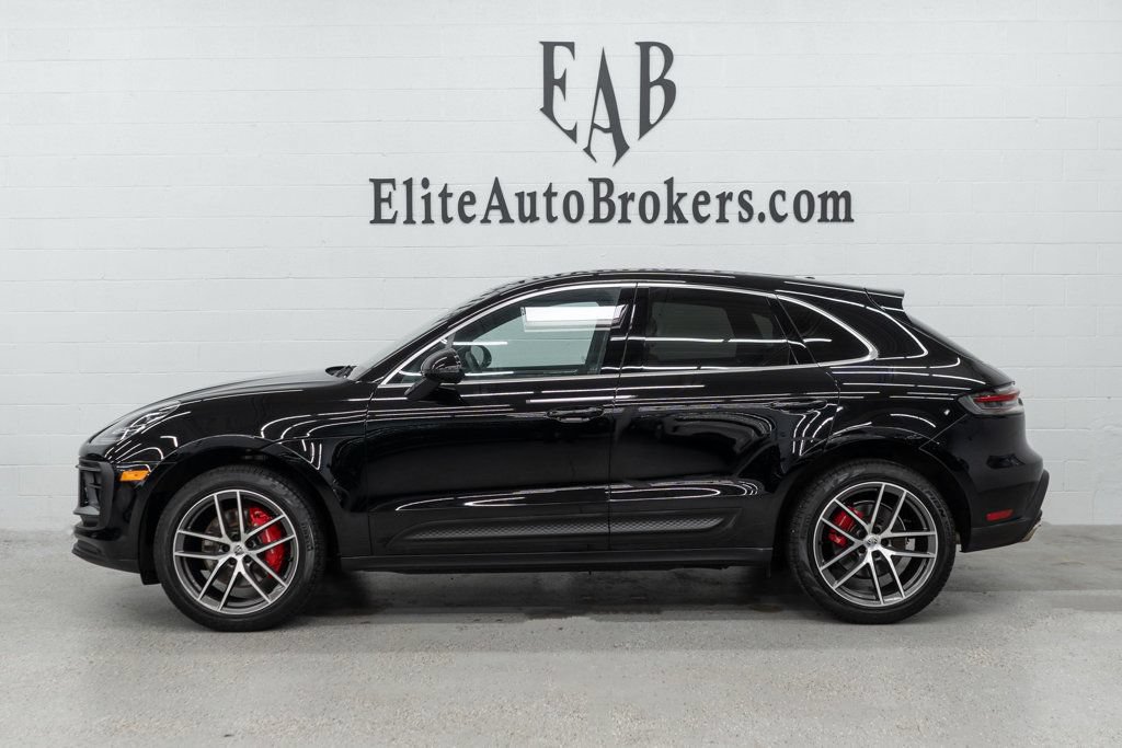Used 2023 Porsche Macan S AWD/4WD image 2