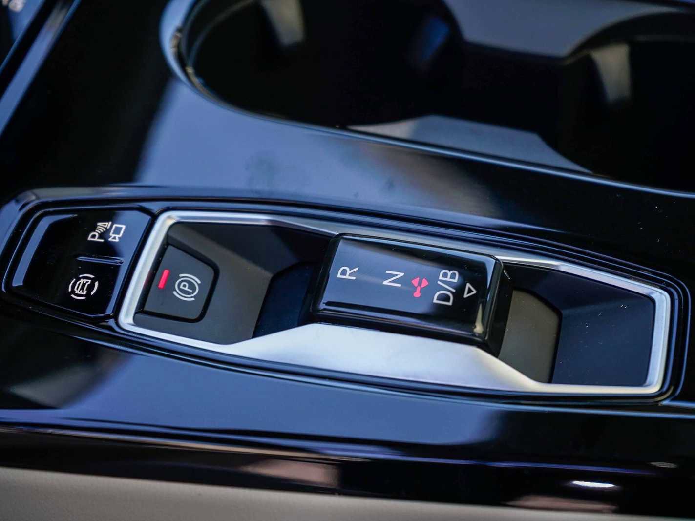 Used 2025 Audi A6 e-tron Prestige w/ Beige Warm Weather Package image 21