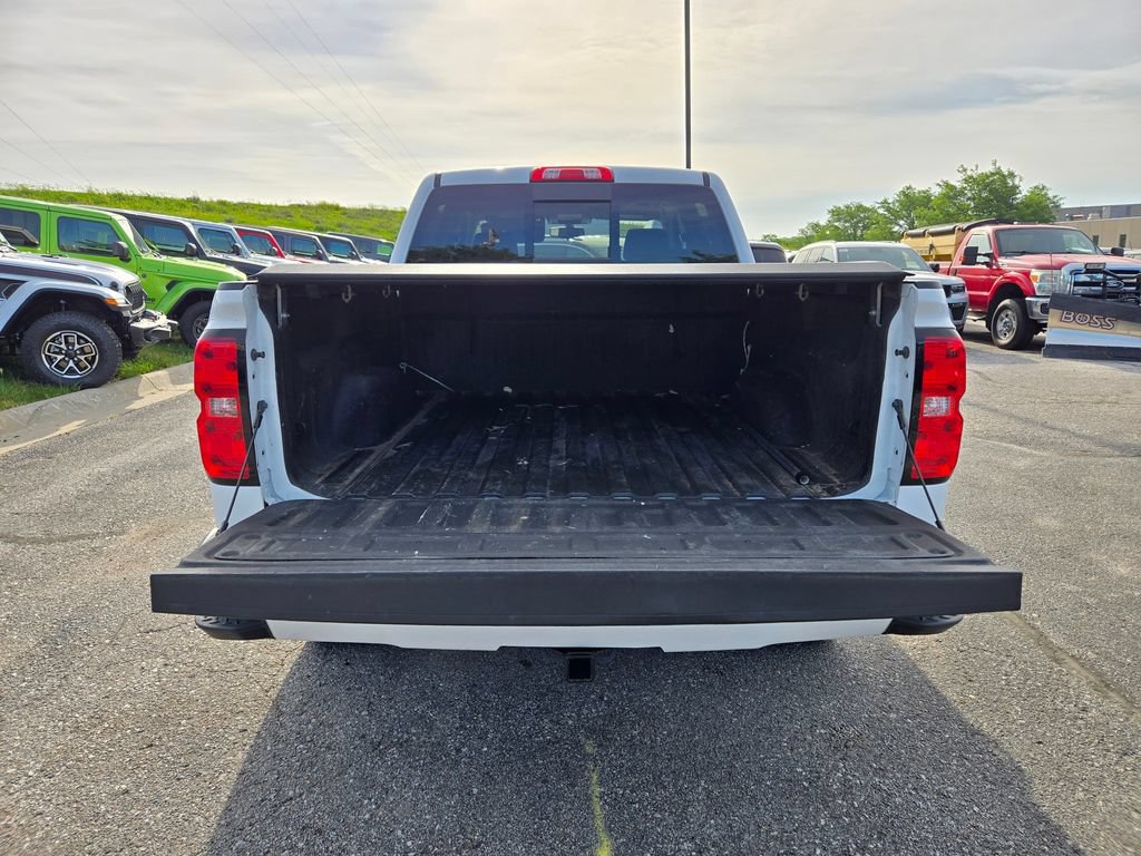 Used 2018 Chevrolet Silverado 1500 LT w/ All Star Edition AWD/4WD image 29