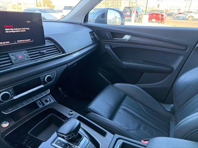 Used 2022 Audi Q5 e Premium w/ Convenience Package image 24