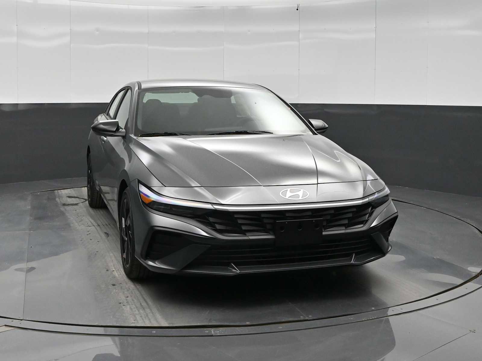 New 2026 Hyundai Elantra Sport FWD image 2