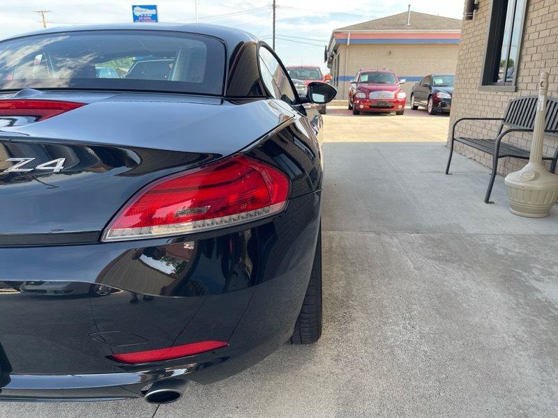 Used 2009 BMW Z4 sDrive35i RWD image 11