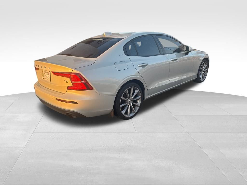 Used 2019 Volvo S60 T5 Momentum w/ Multimedia Package image 10