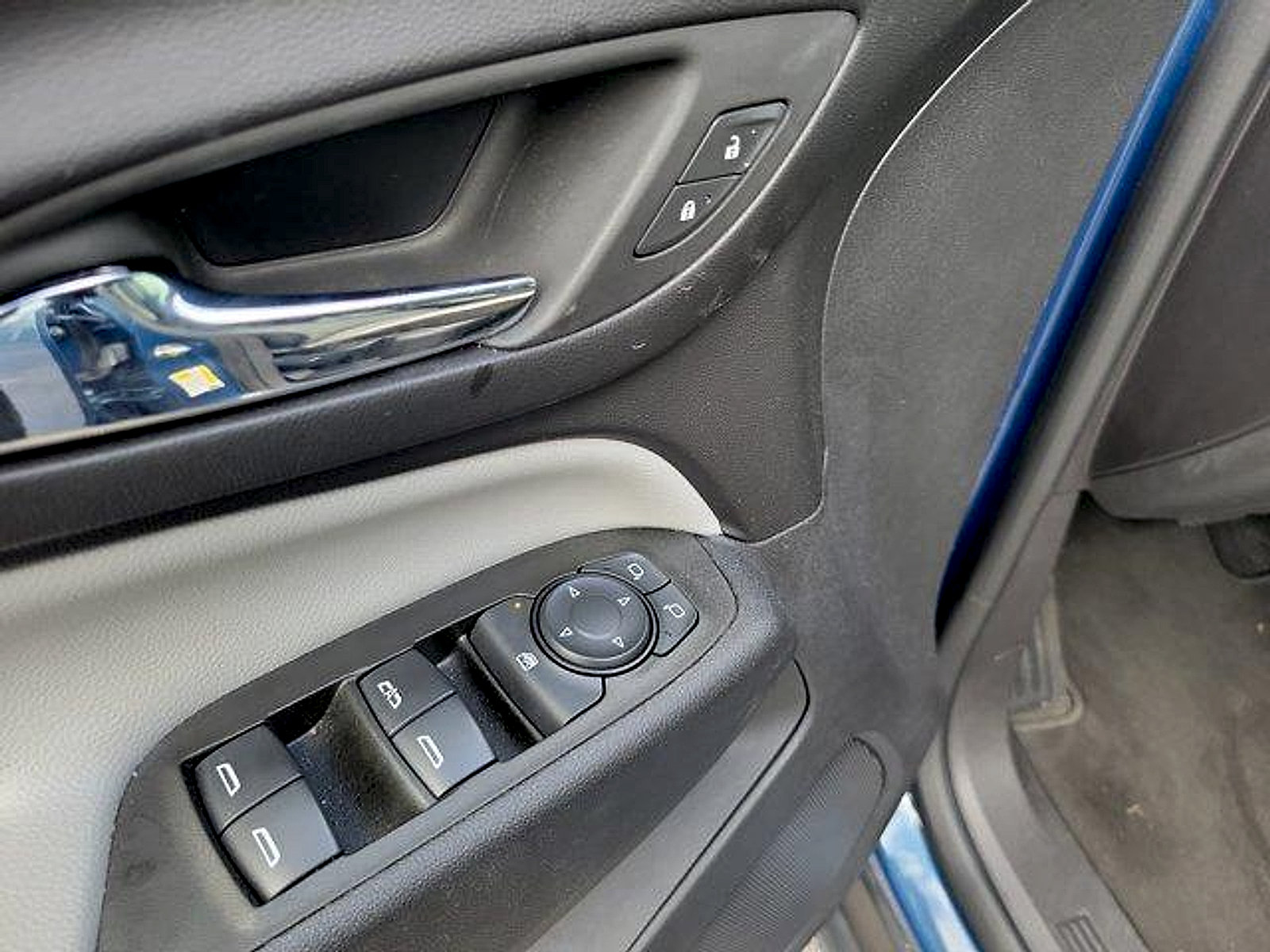 Used 2024 Chevrolet Equinox LS FWD image 21