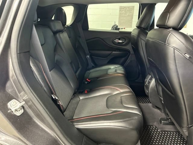 Used 2022 Jeep Cherokee Trailhawk w/ Sound & Nav Group AWD/4WD image 17