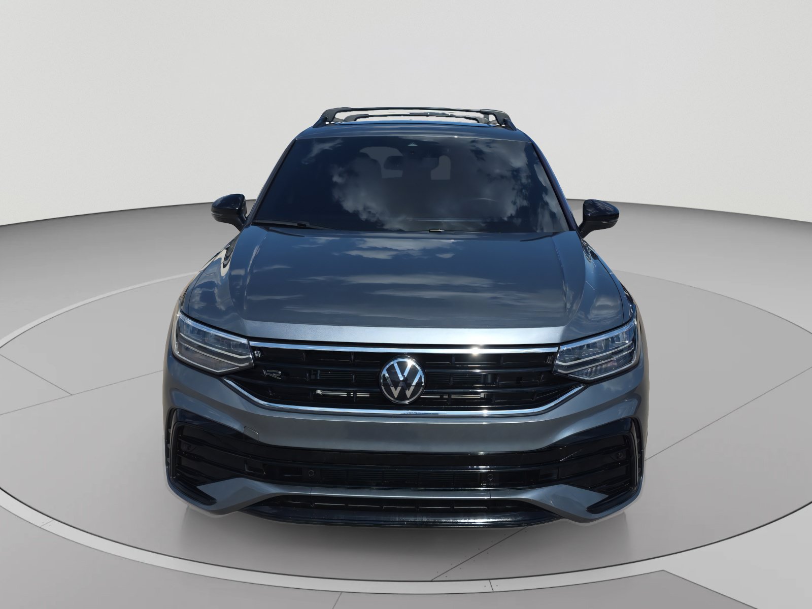 Used 2024 Volkswagen Tiguan SE R-Line FWD image 8