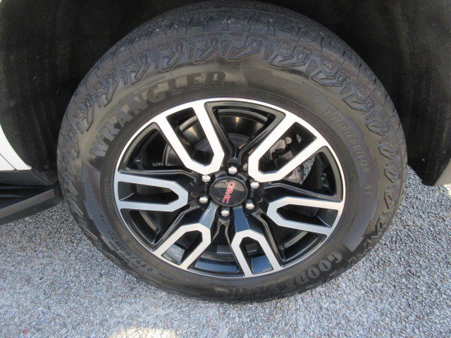 Used 2023 GMC Yukon AT4 w/ Max Trailering Package image 11