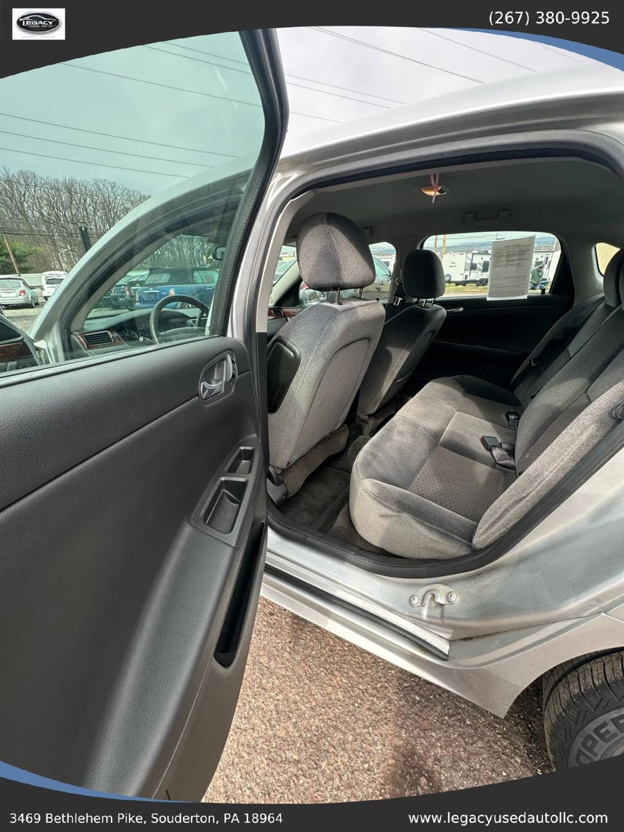 Used 2011 Chevrolet Impala LT FWD image 31