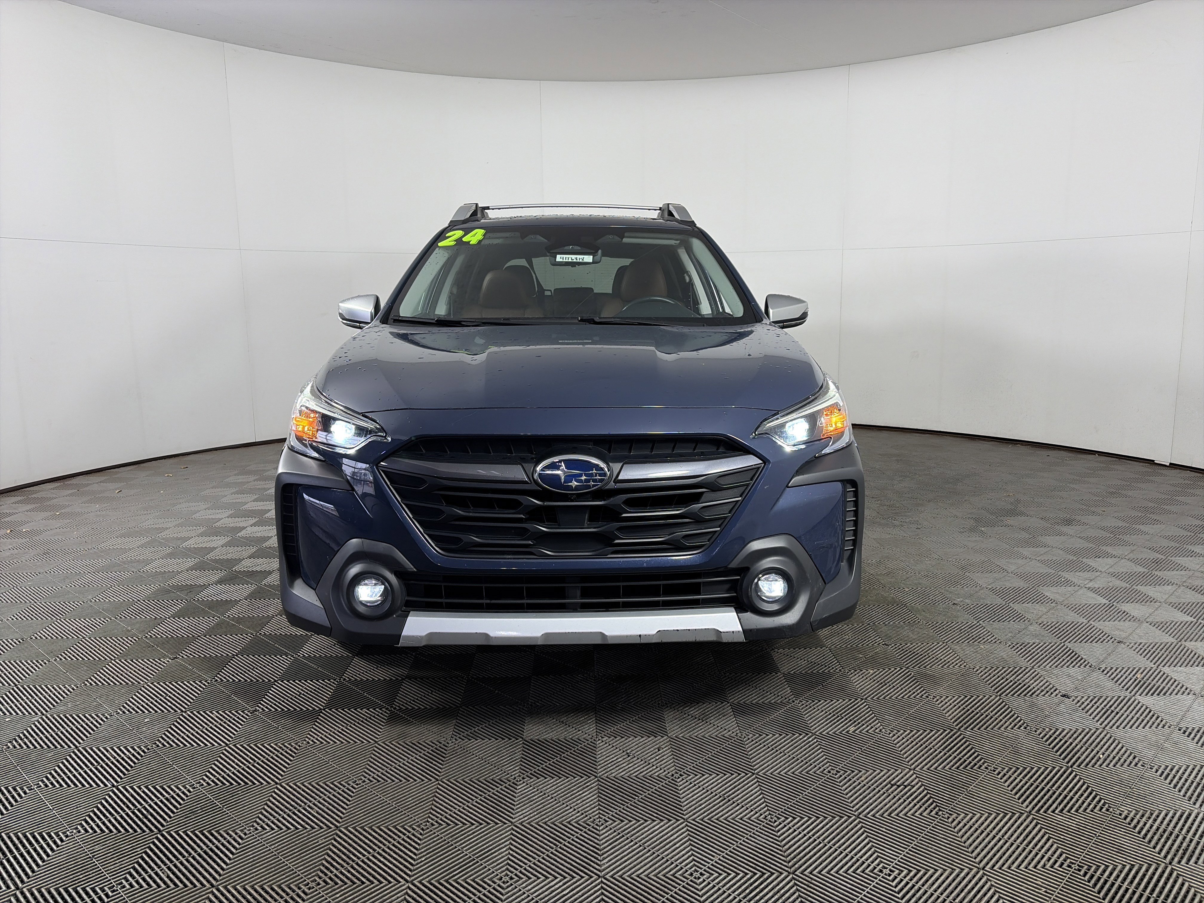 Used 2024 Subaru Outback Touring image 2