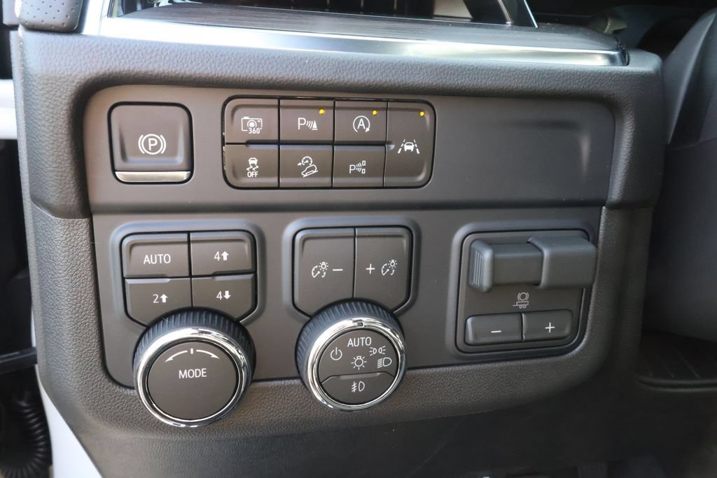 New 2026 Chevrolet Suburban Premier AWD/4WD image 22