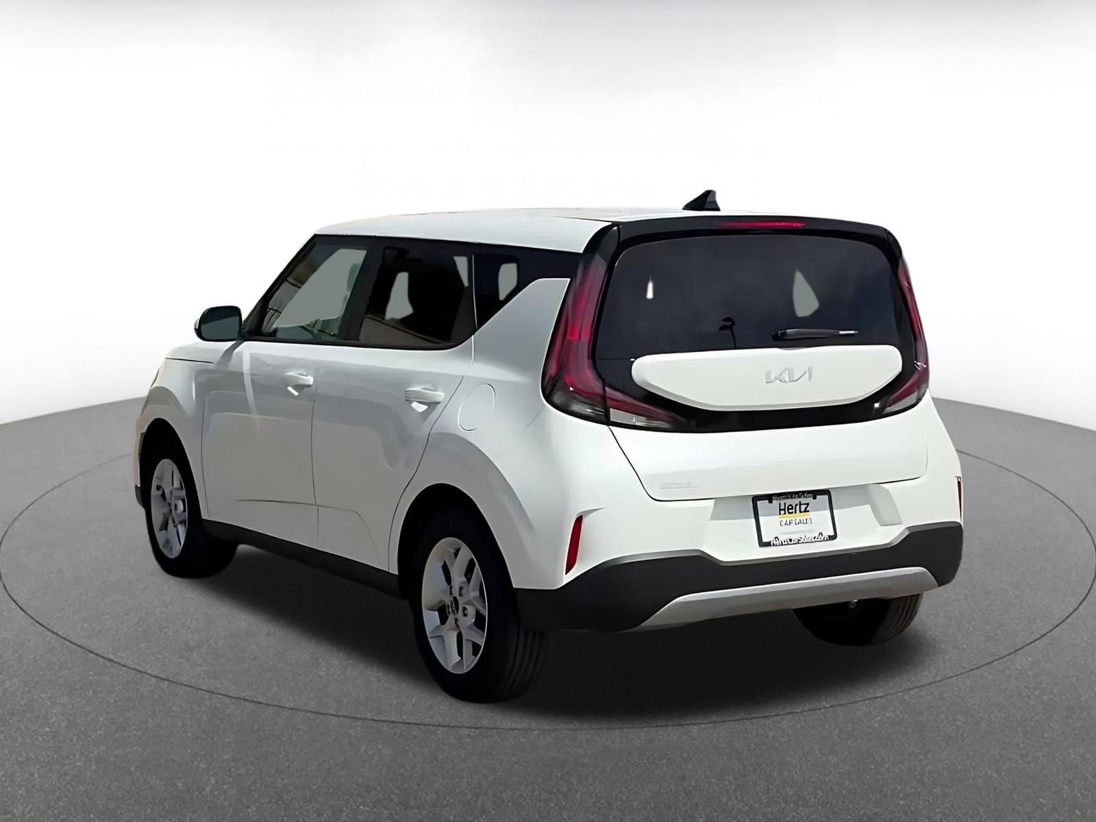 Used 2025 Kia Soul LX w/ LX Technology Package image 11