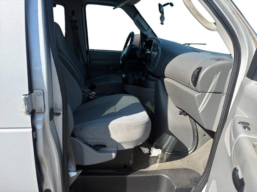 Used 2006 Ford E-350 and Econoline 350 XL RWD image 6