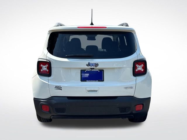 Used 2018 Jeep Renegade Latitude w/ Advanced Technology Group FWD image 4