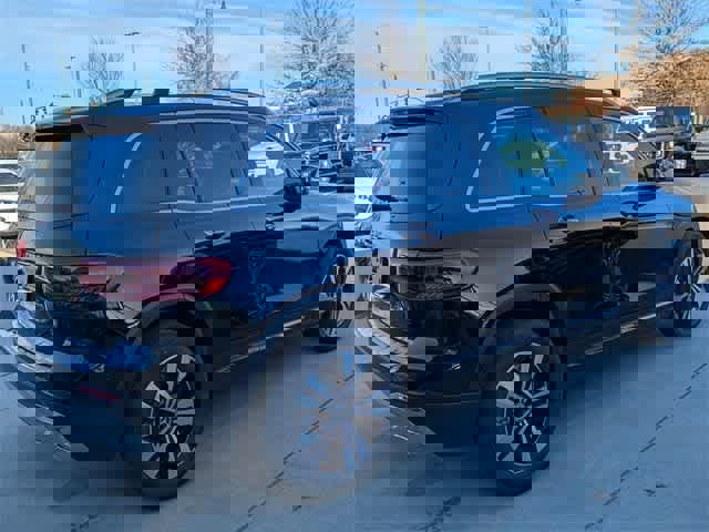 Used 2025 Mercedes-Benz GLB 250 image 8