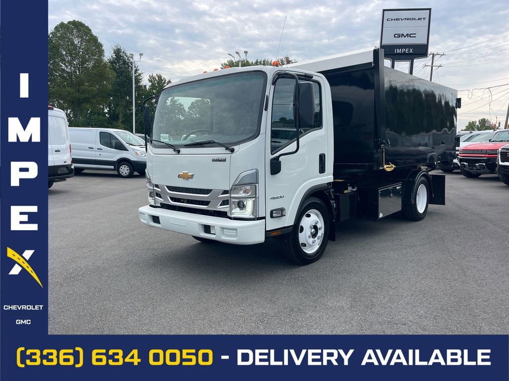 Used 2024 Chevrolet Low Cab Forward RWD image 1