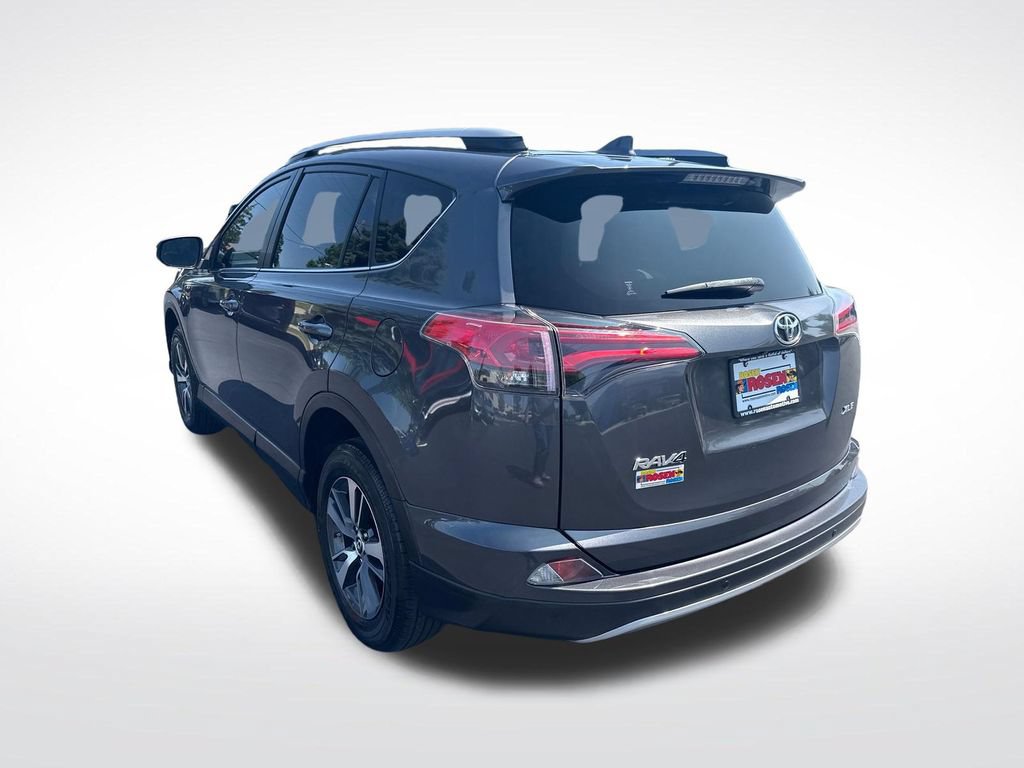 Used 2017 Toyota RAV4 XLE FWD image 3