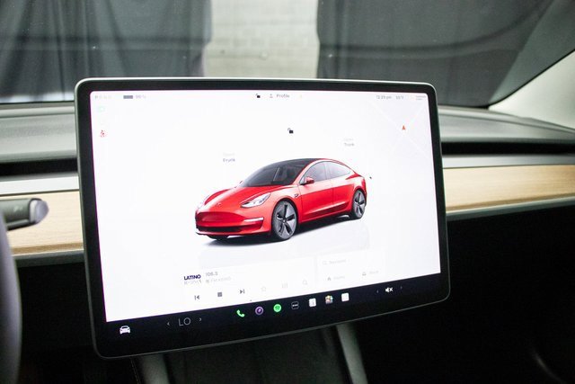 Used 2022 Tesla Model 3 Standard Range image 30