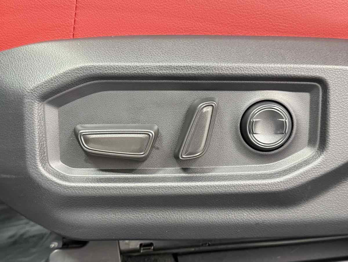 Used 2024 Toyota Sequoia Platinum image 36