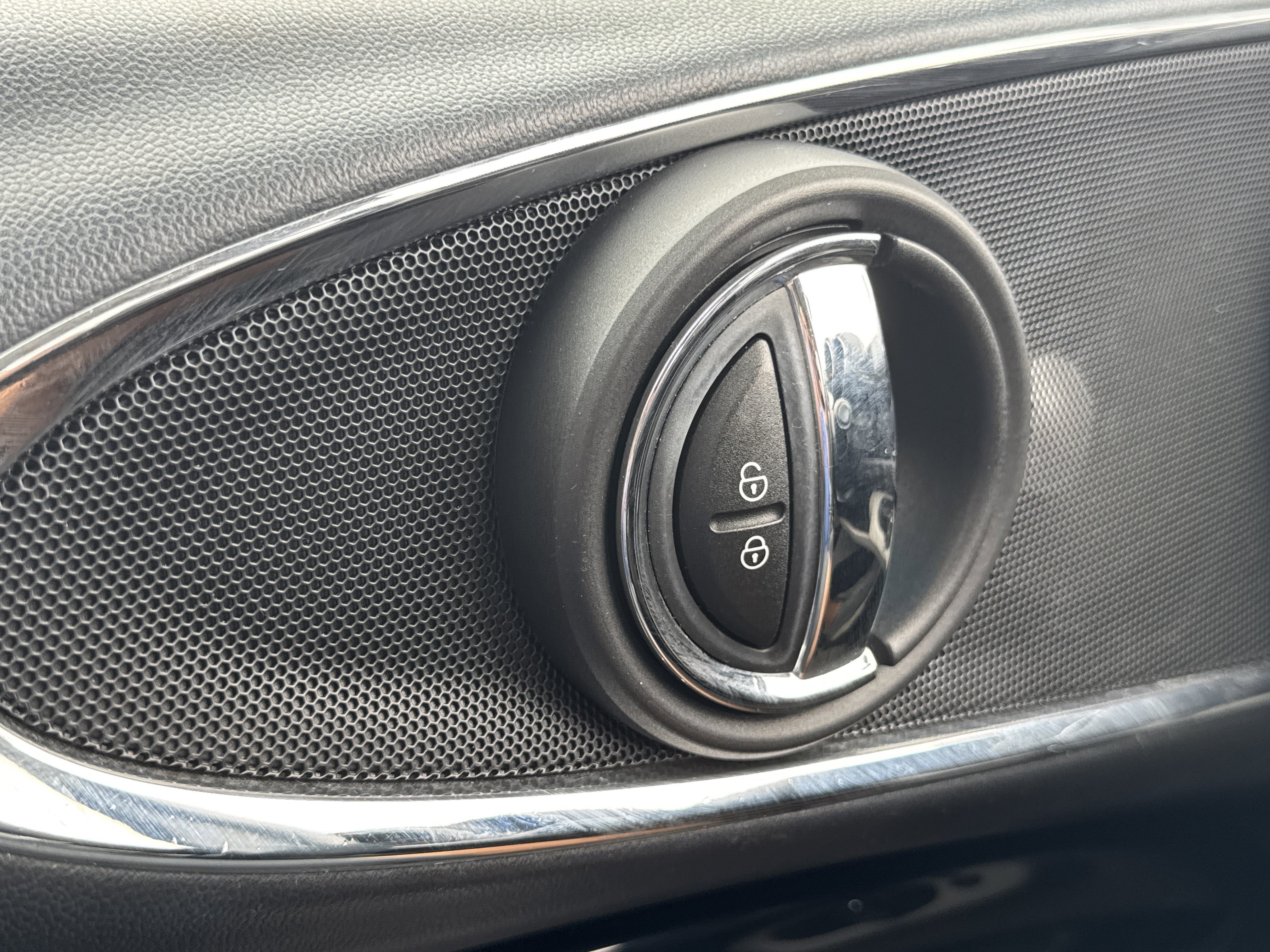 Used 2017 MINI Cooper Clubman FWD image 24