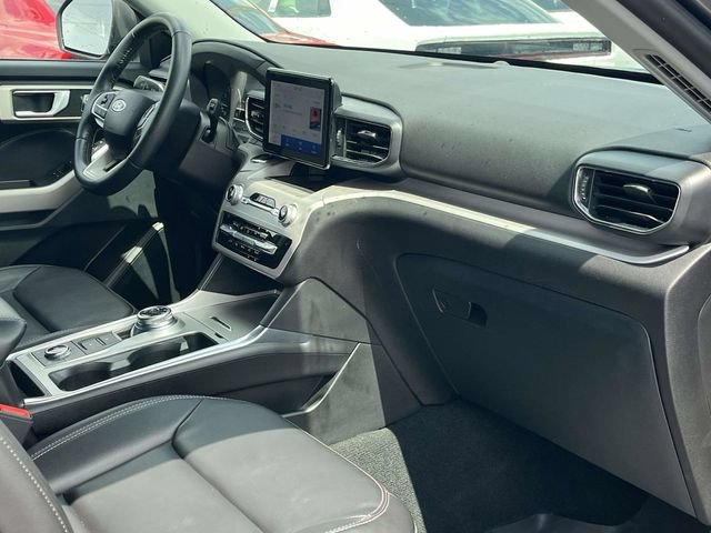 Used 2023 Ford Explorer XLT w/ Equipment Group 202A AWD/4WD image 25