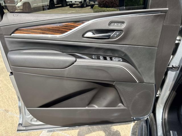 Used 2024 Cadillac Escalade ESV Luxury RWD image 24