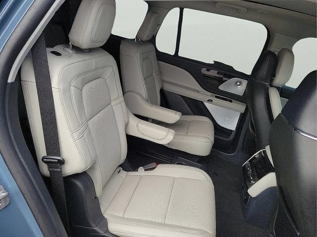 Used 2025 Lincoln Aviator Reserve w/ Luxury Package RWD image 17
