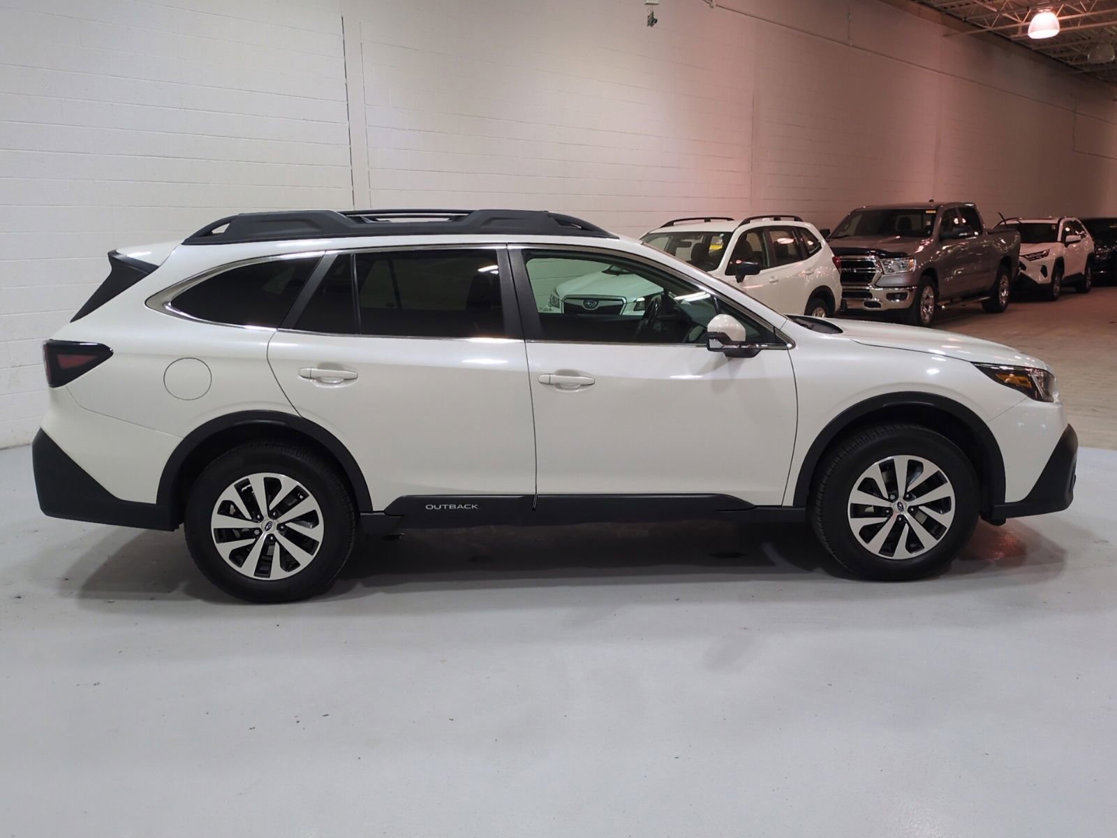 Used 2021 Subaru Outback Premium AWD/4WD image 2