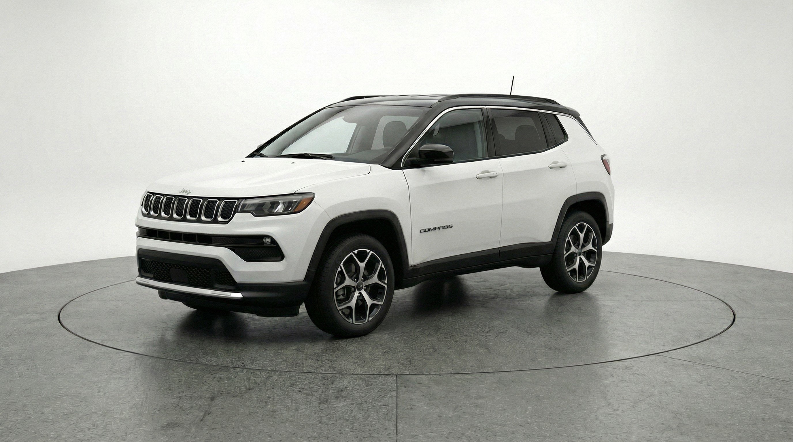 Used 2025 Jeep Compass Limited image 3