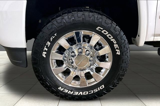 Used 2017 GMC Sierra 2500 Denali w/ Duramax Plus Package AWD/4WD image 10
