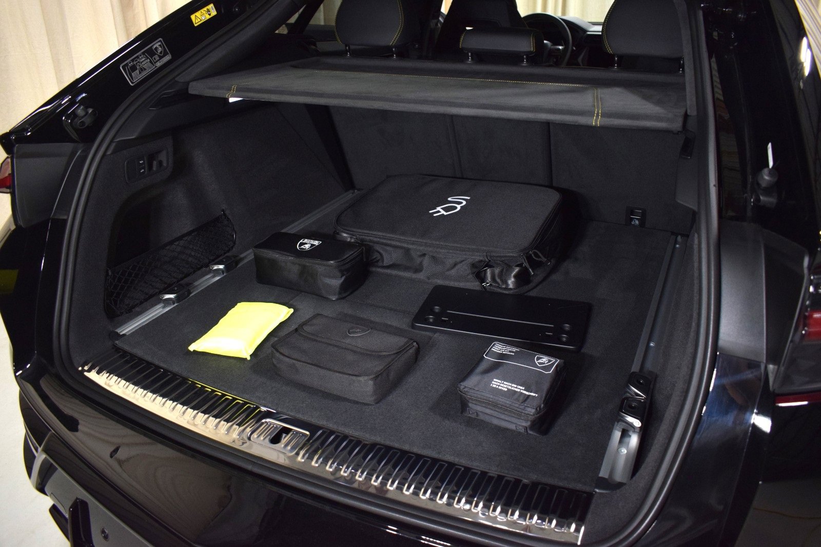 Used 2025 Lamborghini Urus SE image 41