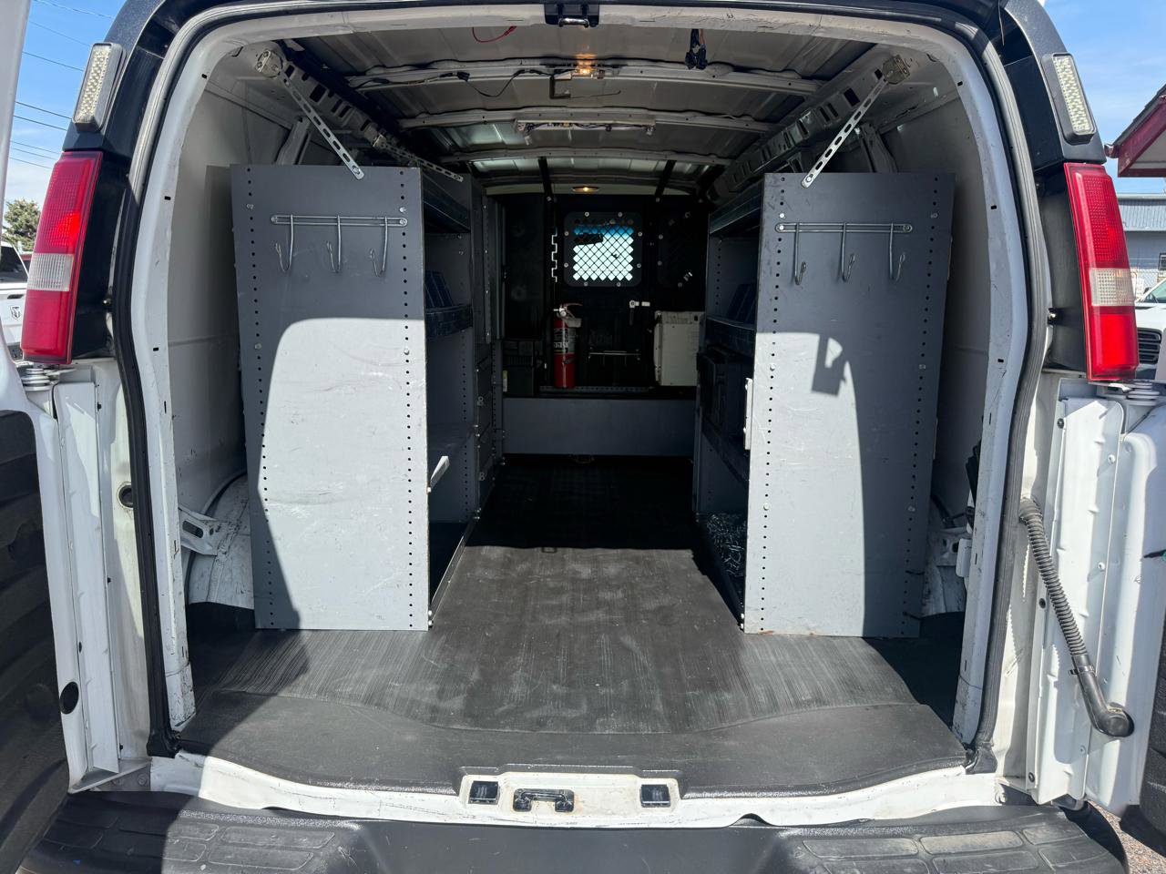 Used 2010 Chevrolet Express 2500 RWD image 20