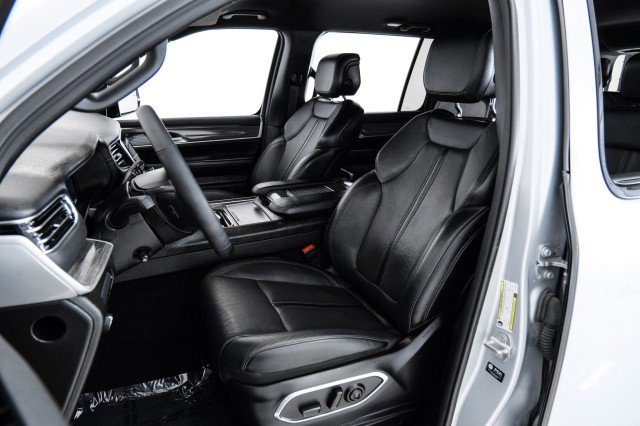 Used 2024 Jeep Wagoneer Series II image 31