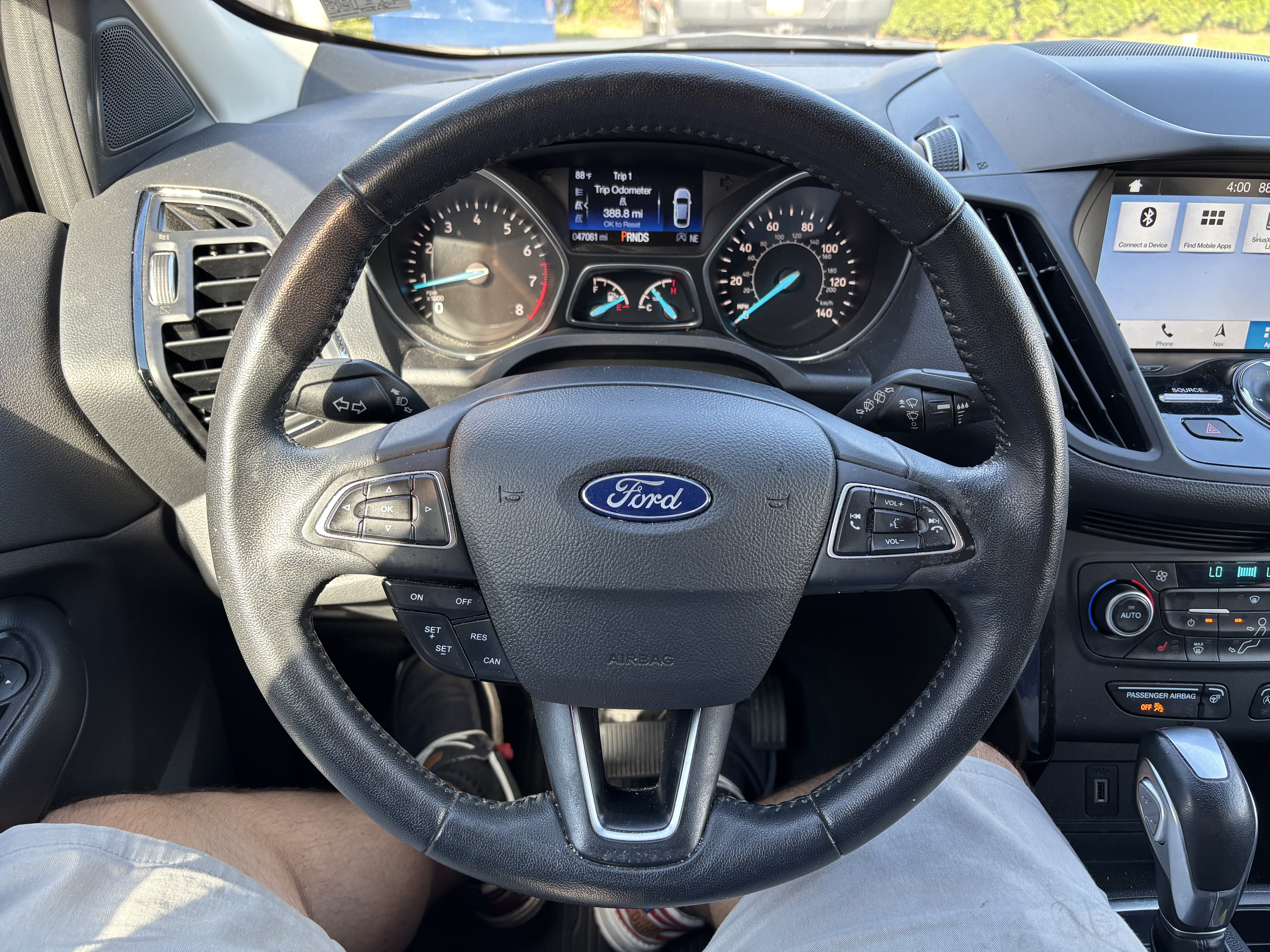 Used 2019 Ford Escape Titanium w/ U9j03 - Titanium Tow Package AWD/4WD image 18