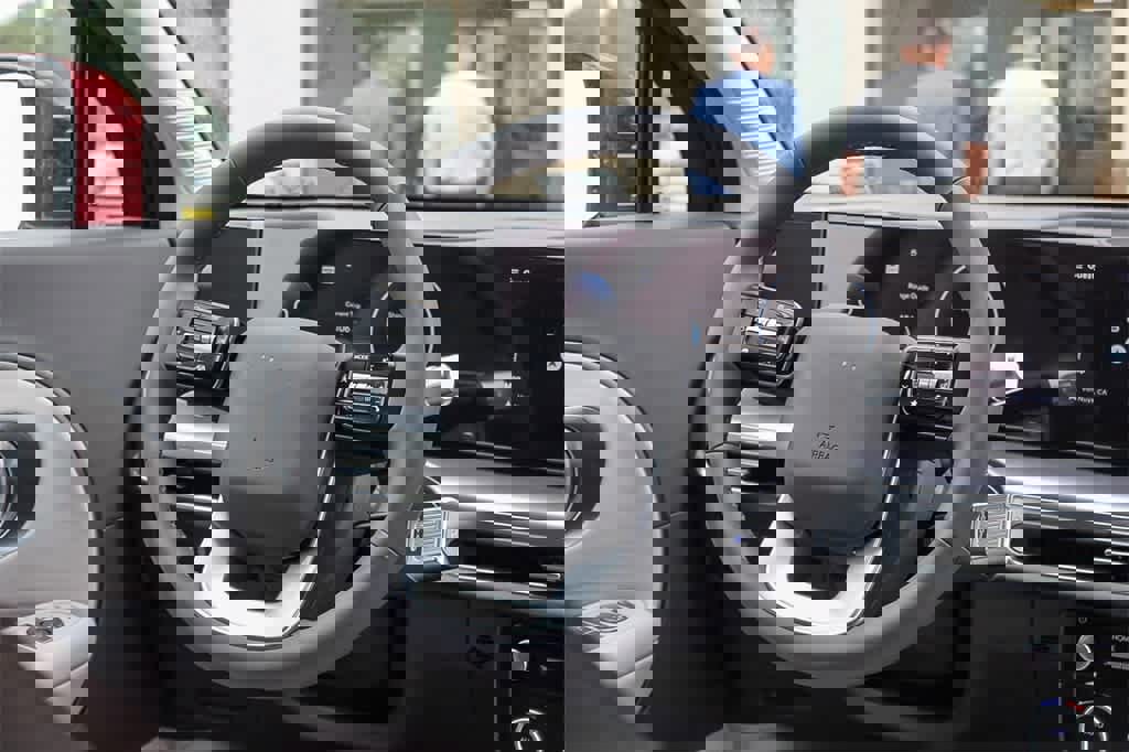 New 2026 Hyundai Ioniq 9 SEL w/ Tow & Go Package image 17