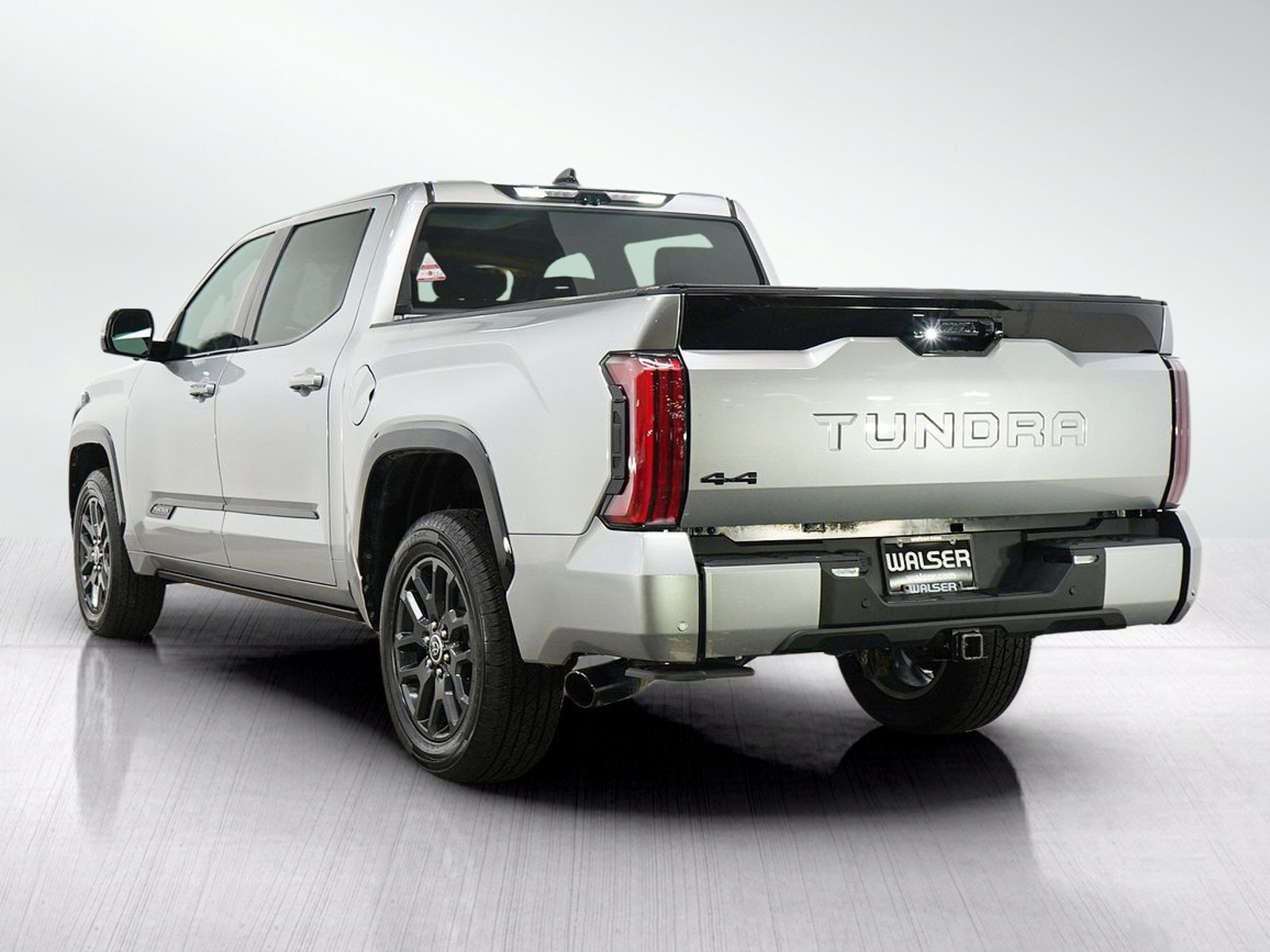 Used 2023 Toyota Tundra Platinum AWD/4WD image 5