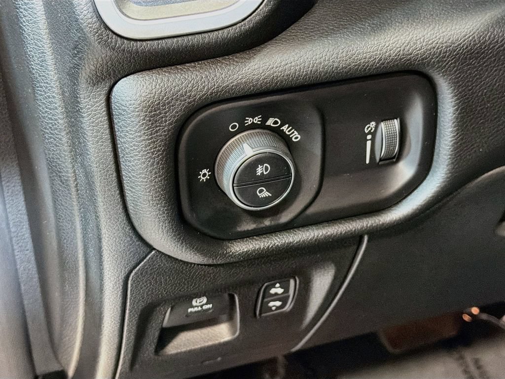 Used 2022 RAM 1500 Big Horn AWD/4WD image 12