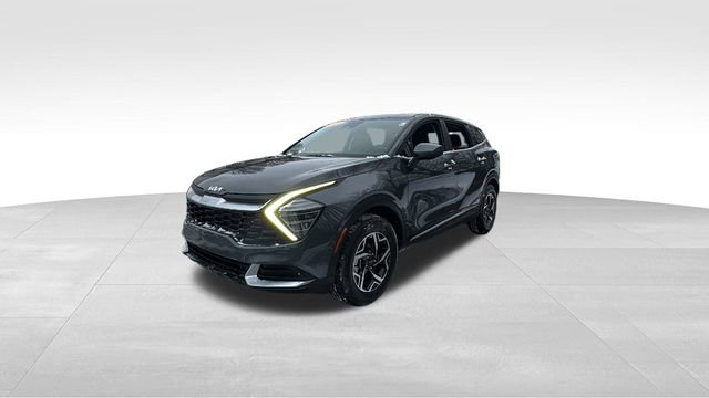 Used 2024 Kia Sportage LX image 3